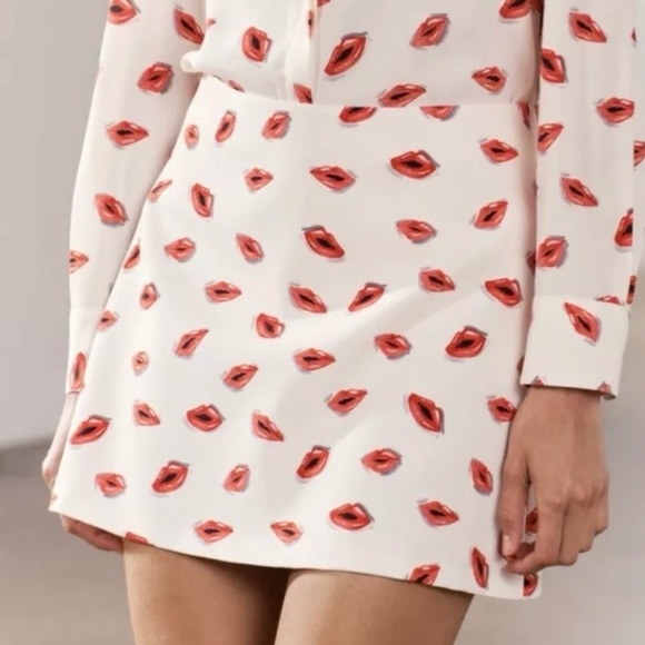 Zara High Waist ZW Collection White and Red Lip Print Mini Skirt. Sz Extra Small - Picture 3 of 5